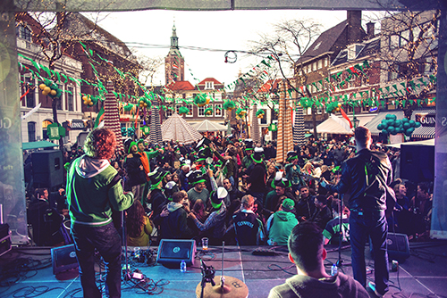 St Patricksday Den Haag op de Grote Markt, band Woodworks